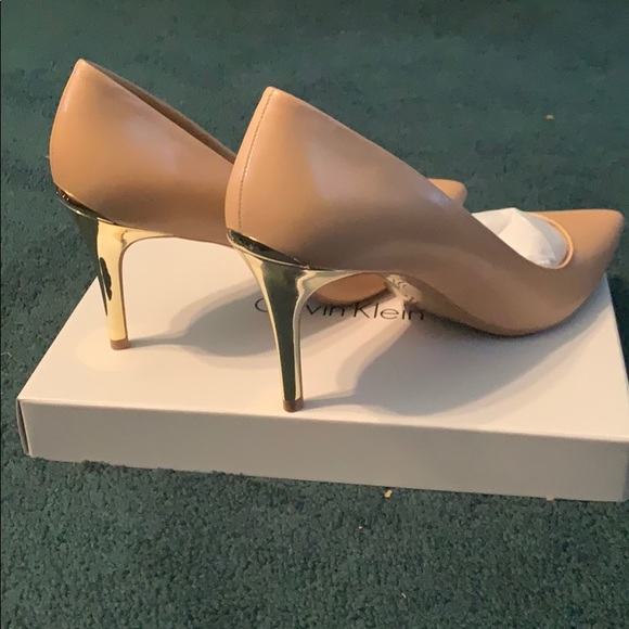 A Blush Nude Pump you need to have in your closet! - Picture 2 of 3